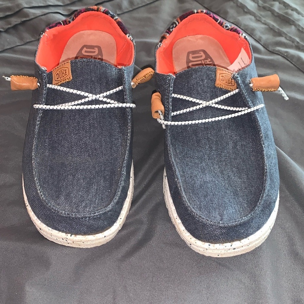 Womens size 8 Heydudes, lightly worn